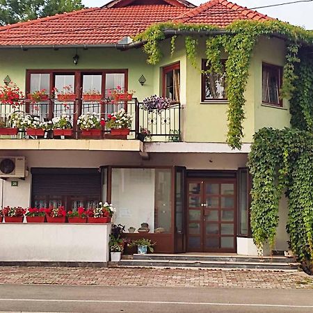 Апартаменты Apartman Hujic Бихач Экстерьер фото